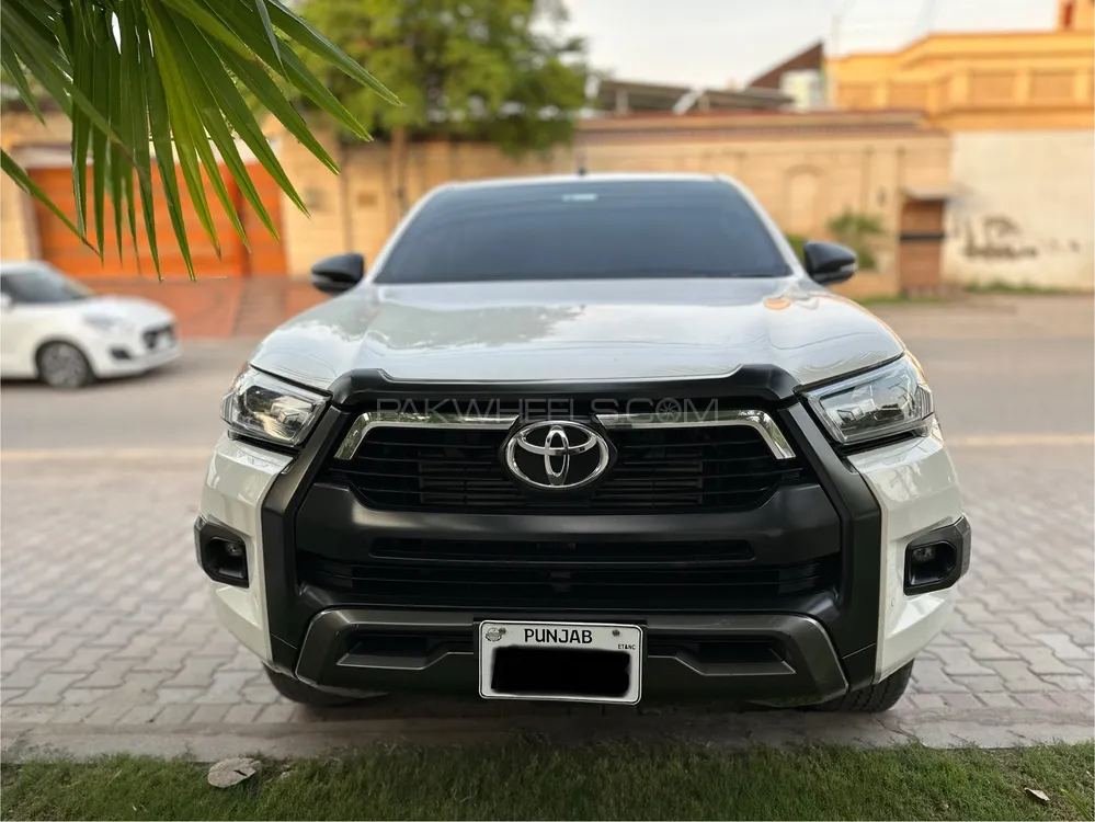 Toyota Hilux 2023 for Sale in Multan Image-1