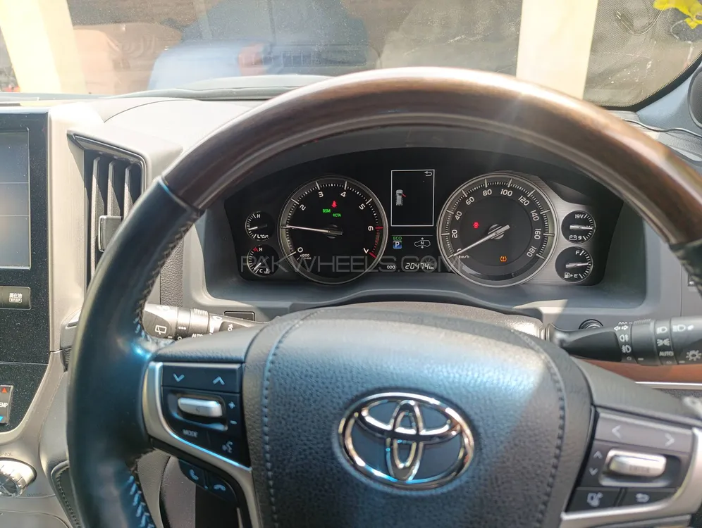 Toyota Land Cruiser 2019 for Sale in Okara Toyota Land Cruiser 2019 for Sale in Okara Image-7