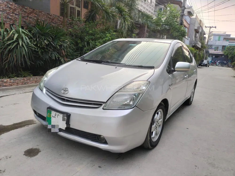 Toyota Prius 2007 for Sale in Lahore Image-1