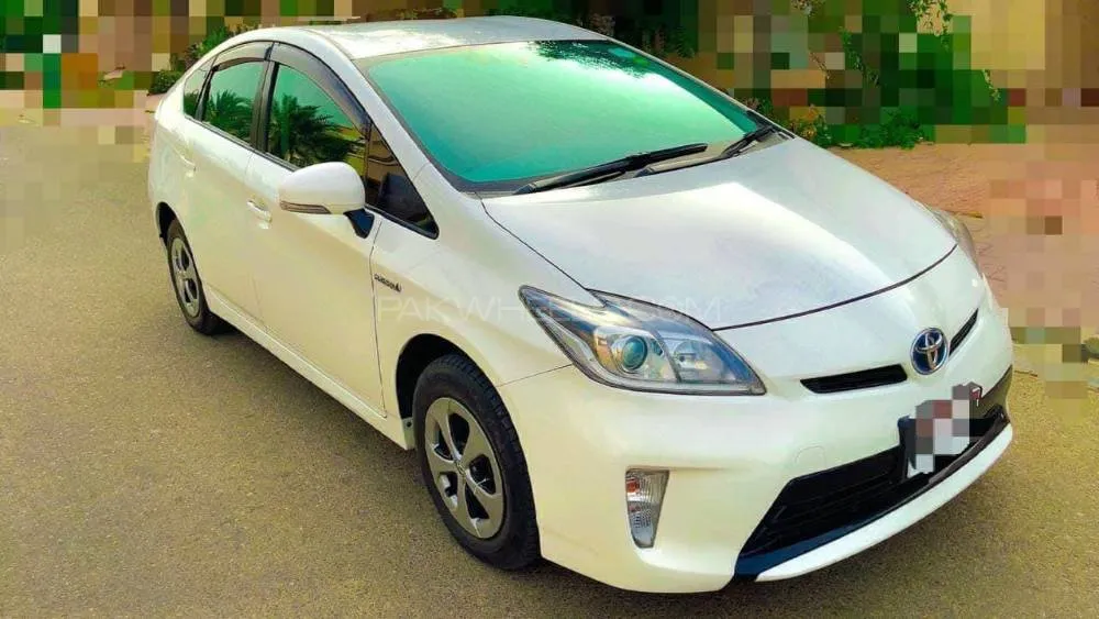 Toyota Prius 2015 for Sale in Karachi Image-1