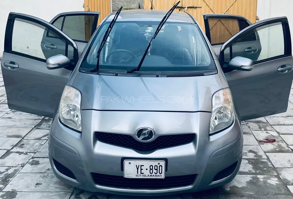 Toyota Vitz 2008 for Sale in Nowshera cantt Image-1