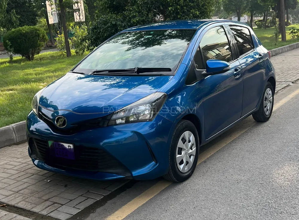 Toyota Vitz 2014 for Sale in Lahore Image-1