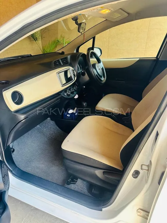 Toyota Vitz 2013 for Sale in Islamabad Image-1
