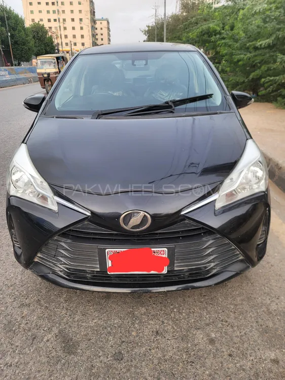 Toyota Vitz 2018 for Sale in Karachi Image-1