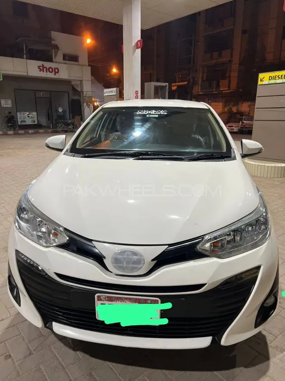 Toyota Yaris Sedan 2021 for Sale in Karachi Image-1