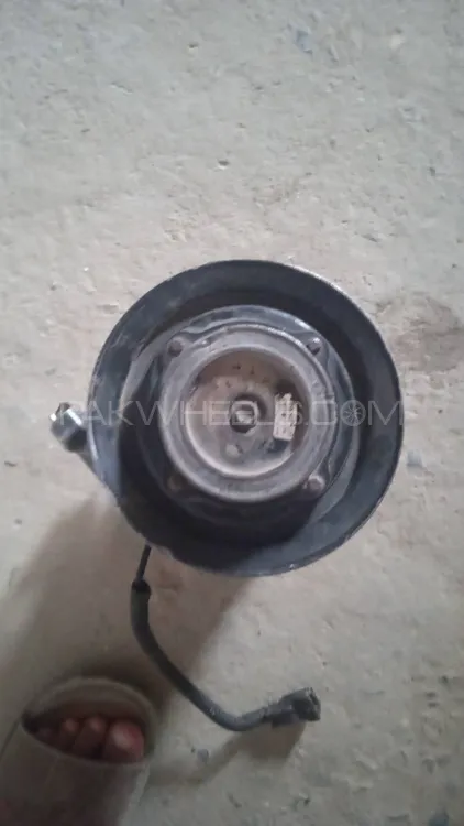 2c engine AC compressor Image-1