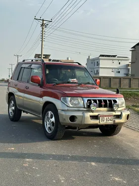 Mitsubishi Pajero iO 2000