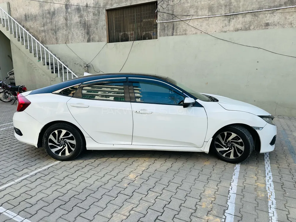 Honda Civic 2018 for Sale in Gujrat Image-1