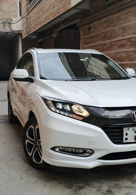 Honda Vezel 2015 for Sale in Lahore Image-1