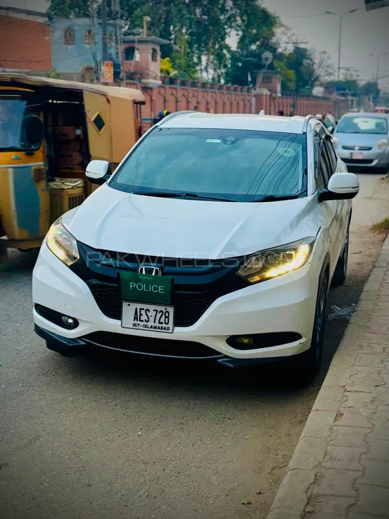 Honda Vezel 2014 for Sale in Mardan Image-1