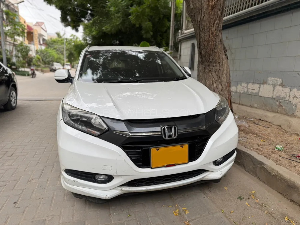 Honda Vezel 2015 for Sale in Karachi Image-1