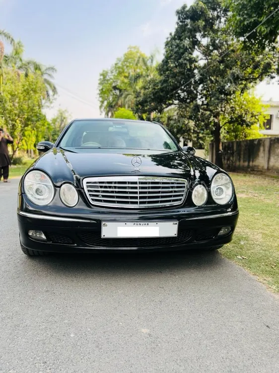 Mercedes Benz E Class 2005 for Sale in Islamabad Image-1