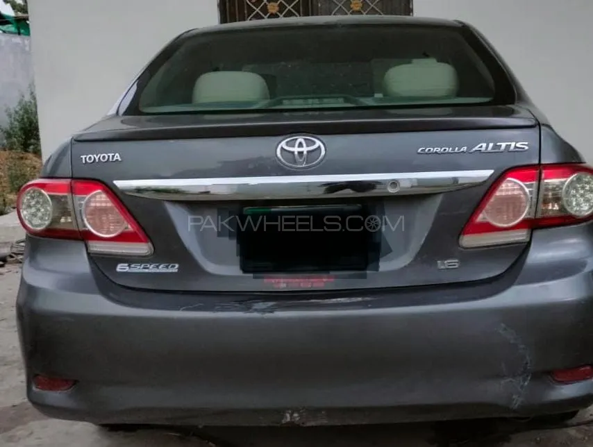 Toyota Corolla 2011 for Sale in Kamra Image-1
