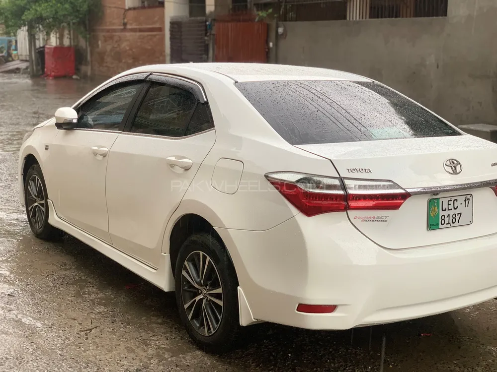 Toyota Corolla 2017 for Sale in Faisalabad Image-1