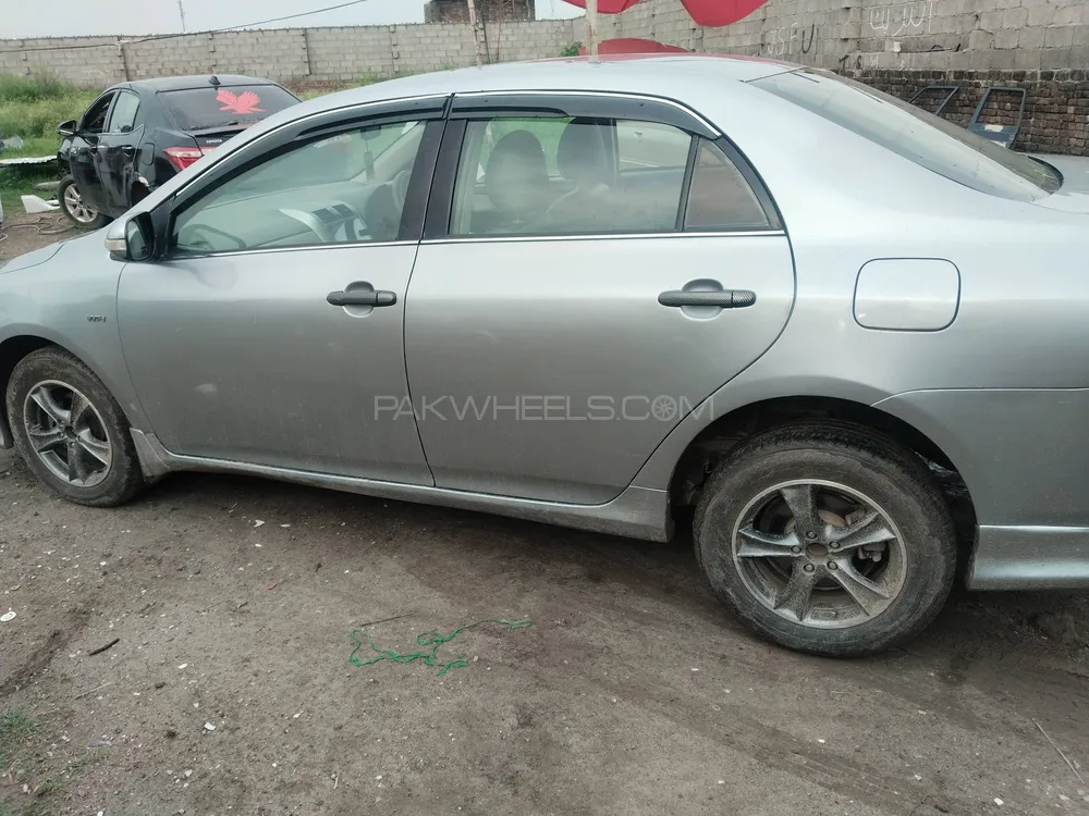 Toyota Corolla 2010 for Sale in Sambrial Image-1