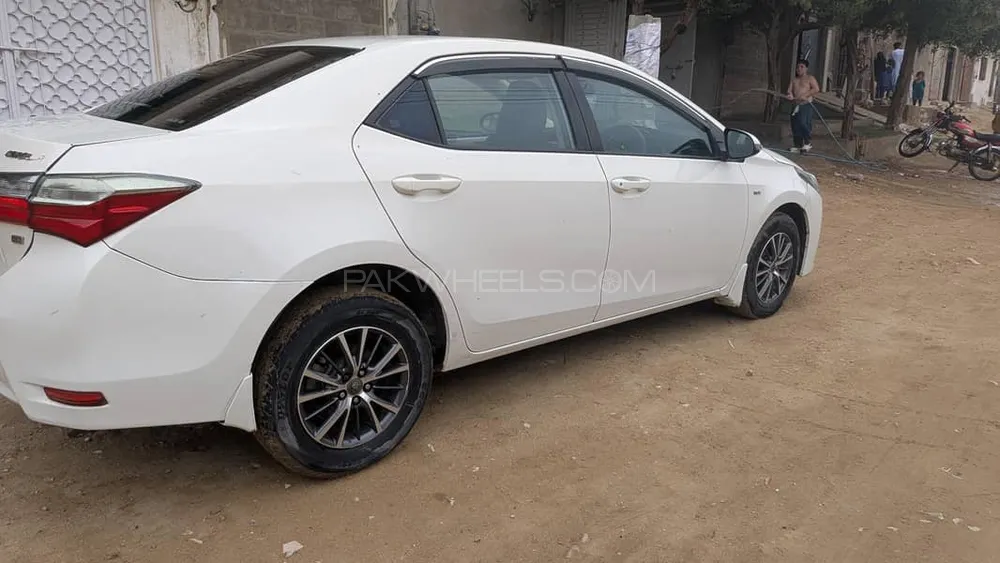 Toyota Corolla 2017 for Sale in Karachi Image-1