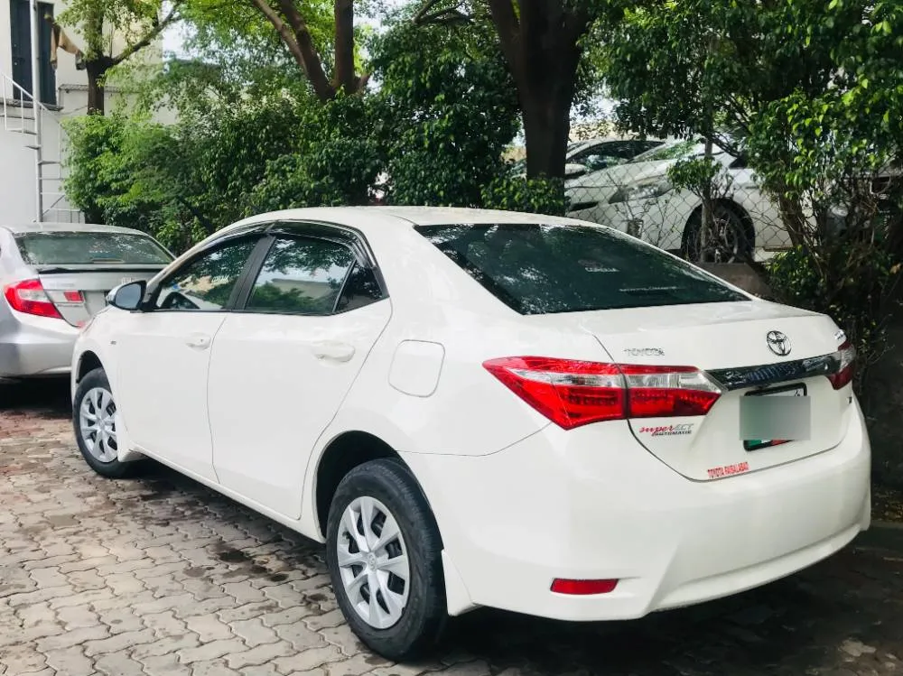Toyota Corolla 2018 for Sale in Lahore Image-1