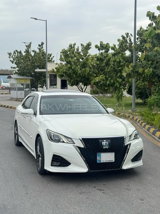 Toyota Crown 2013 for Sale in Islamabad Image-1