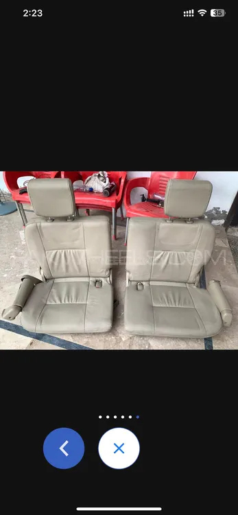 toyota fortuner 2014 rear passenger folding seats Image-1
