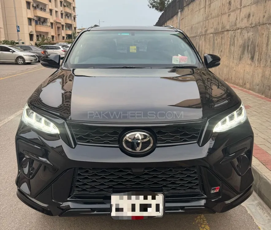 Toyota Fortuner 2024 for Sale in Lahore Image-1