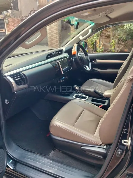 Toyota Hilux 2021 for Sale in Faisalabad Image-1