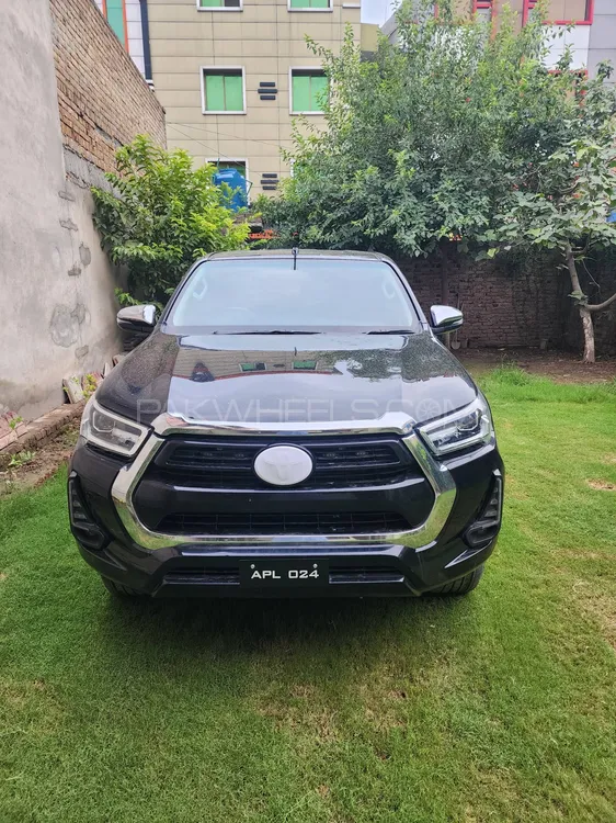 Toyota Hilux 2021 for Sale in Peshawar Image-1