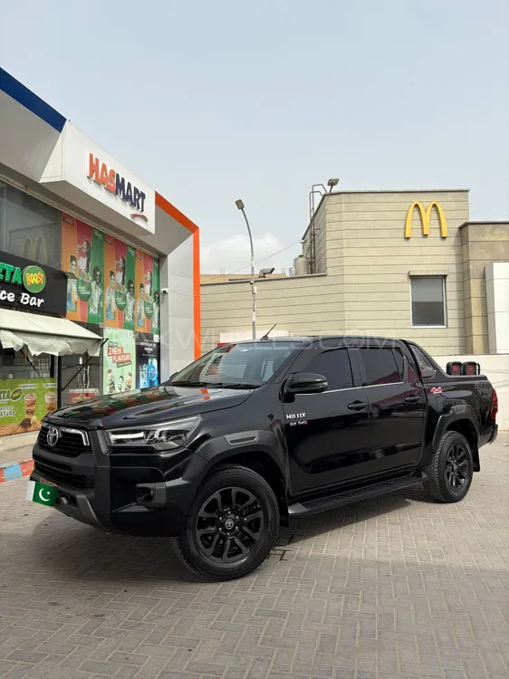 Toyota Hilux 2023 for Sale in Karachi Image-1