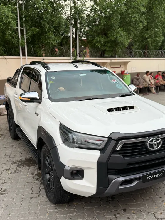Toyota Hilux 2017 for Sale in Sialkot Image-1