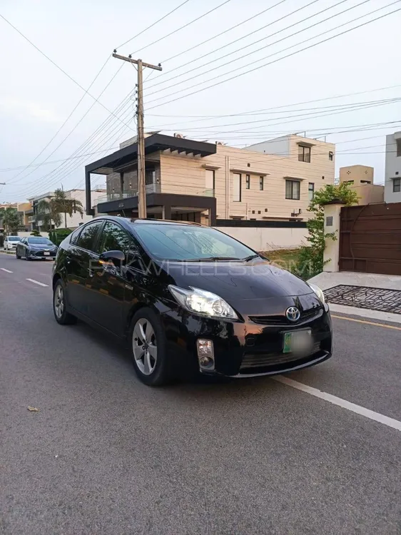 Toyota Prius 2011 for Sale in Lahore Image-1