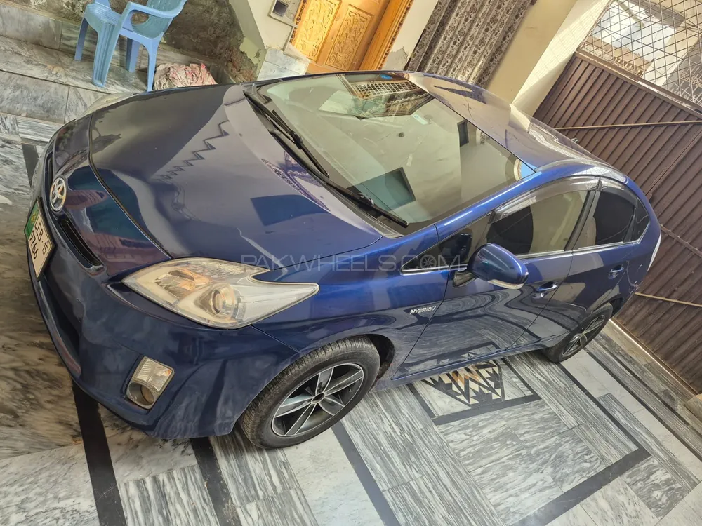 Toyota Prius 2011 for Sale in Sargodha Image-1