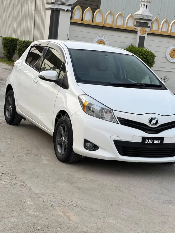 Toyota Vitz 2014 for Sale in Multan Image-1
