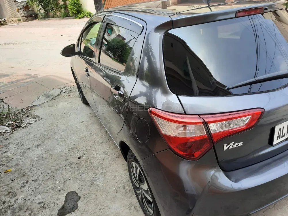 Toyota Vitz 2018 for Sale in Gujranwala Image-1
