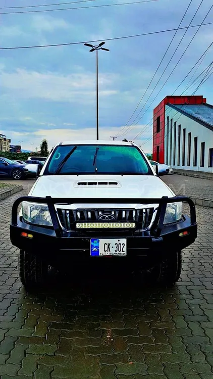 Toyota Hilux 2011 for Sale in Islamabad Image-1