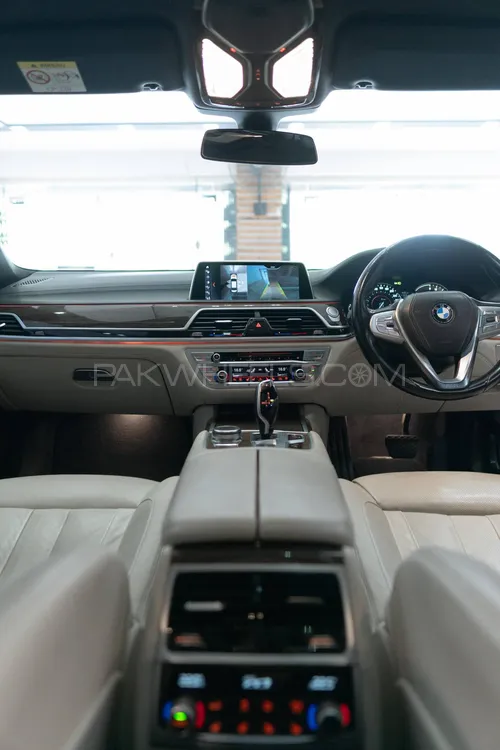 BMW 7 Series 2017 for Sale in Islamabad BMW 7 Series 2017 for Sale in Islamabad Image-9