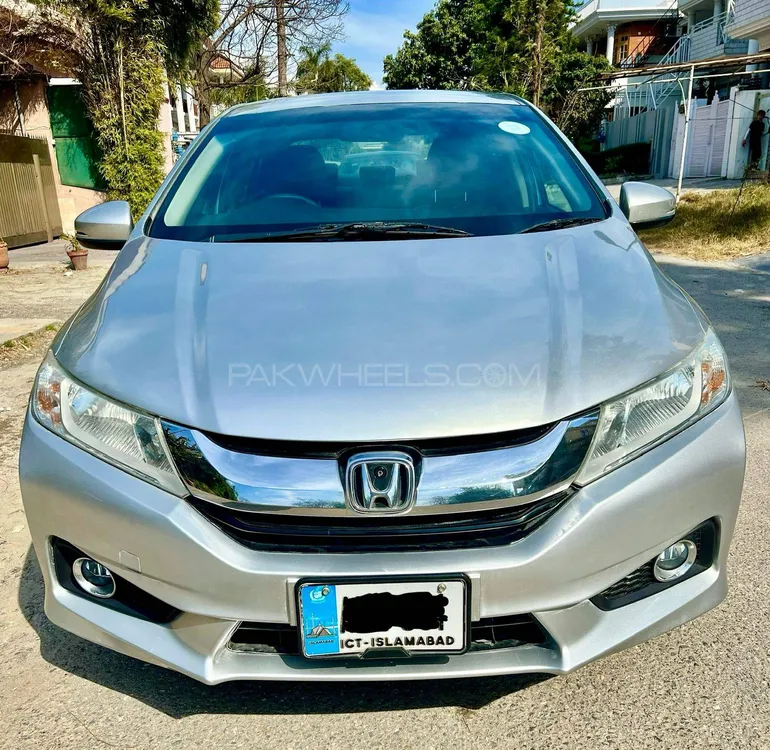 Honda Grace Hybrid 2015 for Sale in Islamabad Image-1