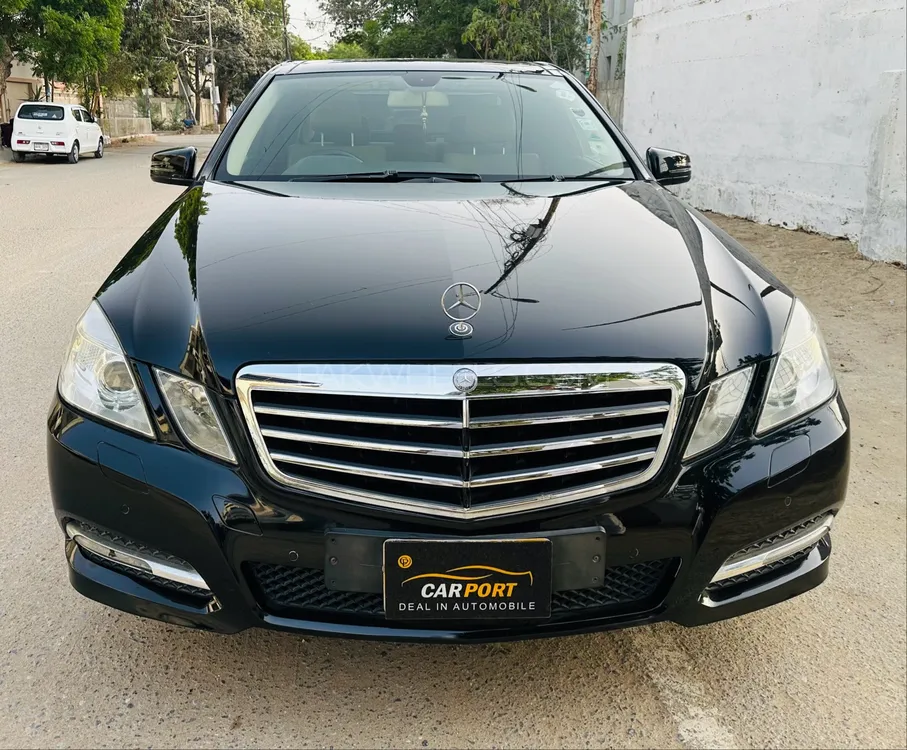 Mercedes Benz E Class 2011 for Sale in Karachi Image-1