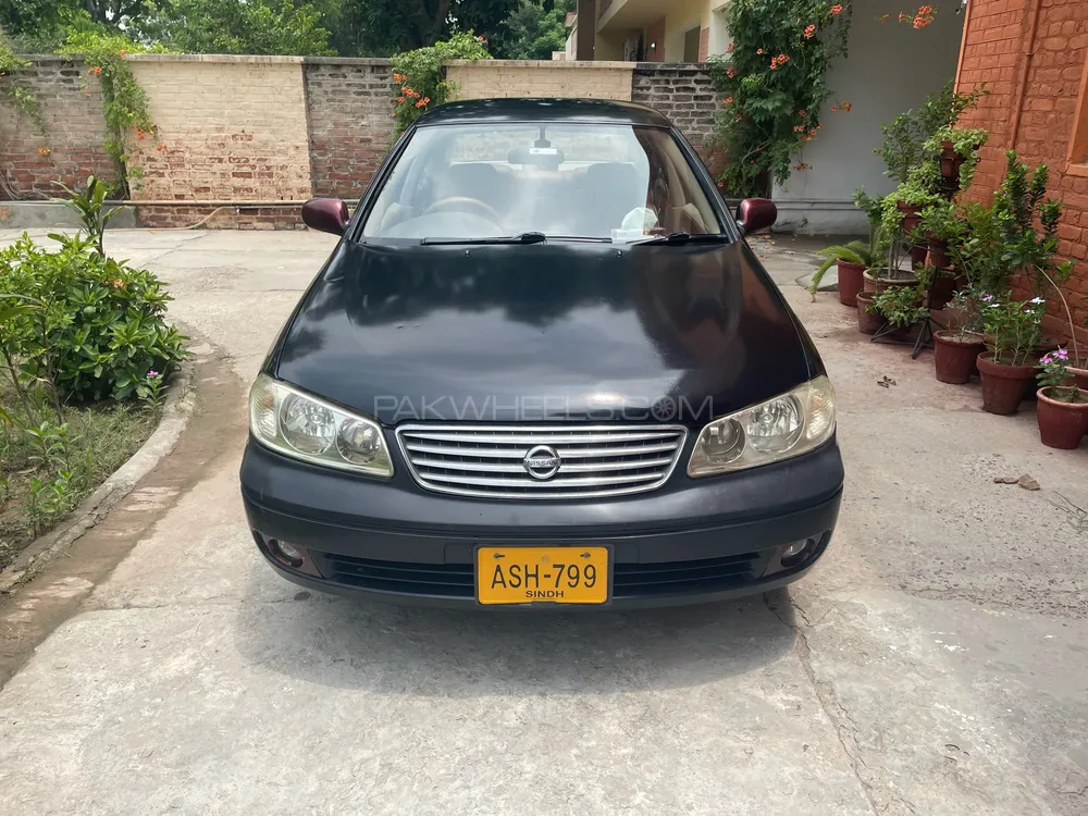 Nissan Sunny 2009 for Sale in Okara Image-1