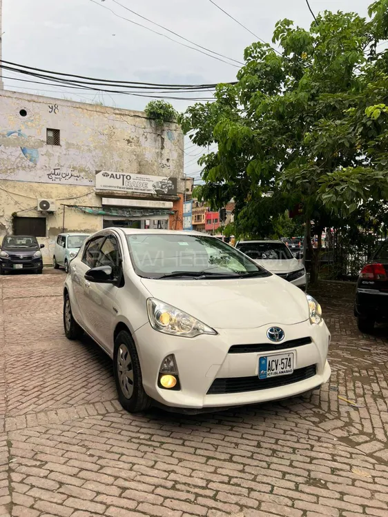Toyota Aqua 2013 for Sale in Sialkot Image-1