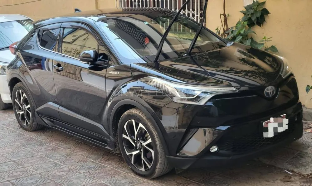 Toyota C-HR 2018 for Sale in Karachi Image-1