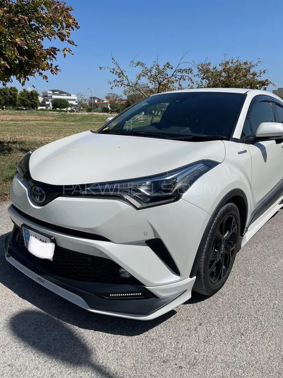 Toyota C-HR 2019 for Sale in Islamabad Image-1