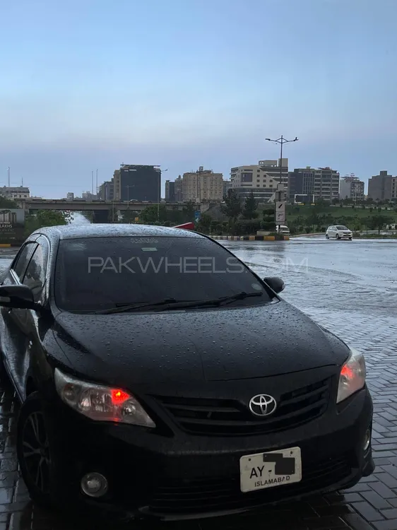 Toyota Corolla 2013 for Sale in Islamabad Image-1