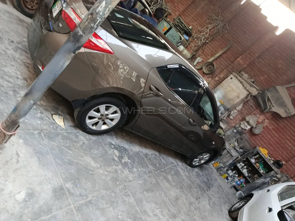 Toyota Corolla 2015 for Sale in Lahore Image-1