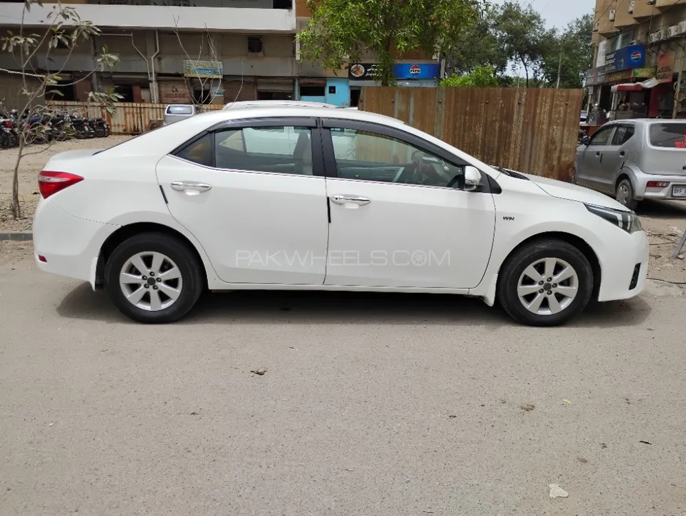 Toyota Corolla 2014 for Sale in Karachi Image-1