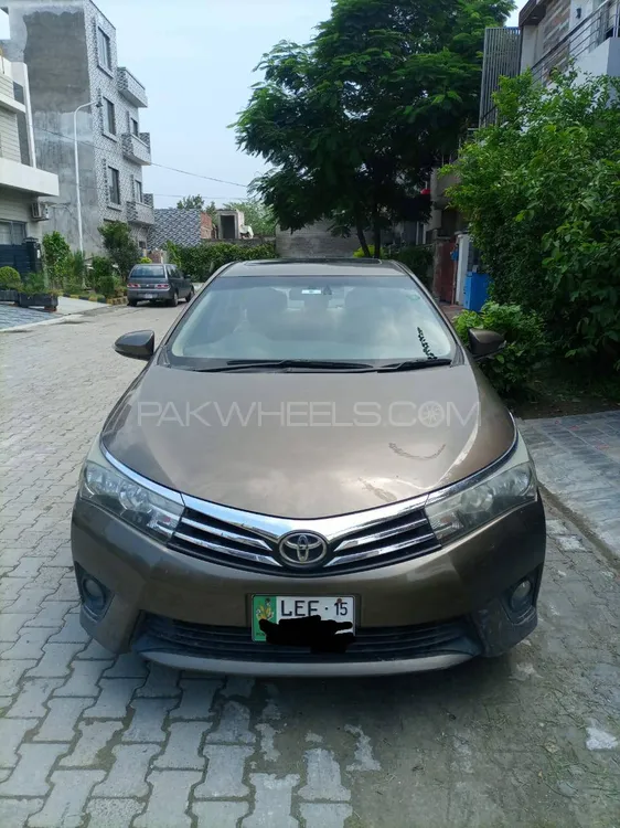 Toyota Corolla 2015 for Sale in Lahore Image-1