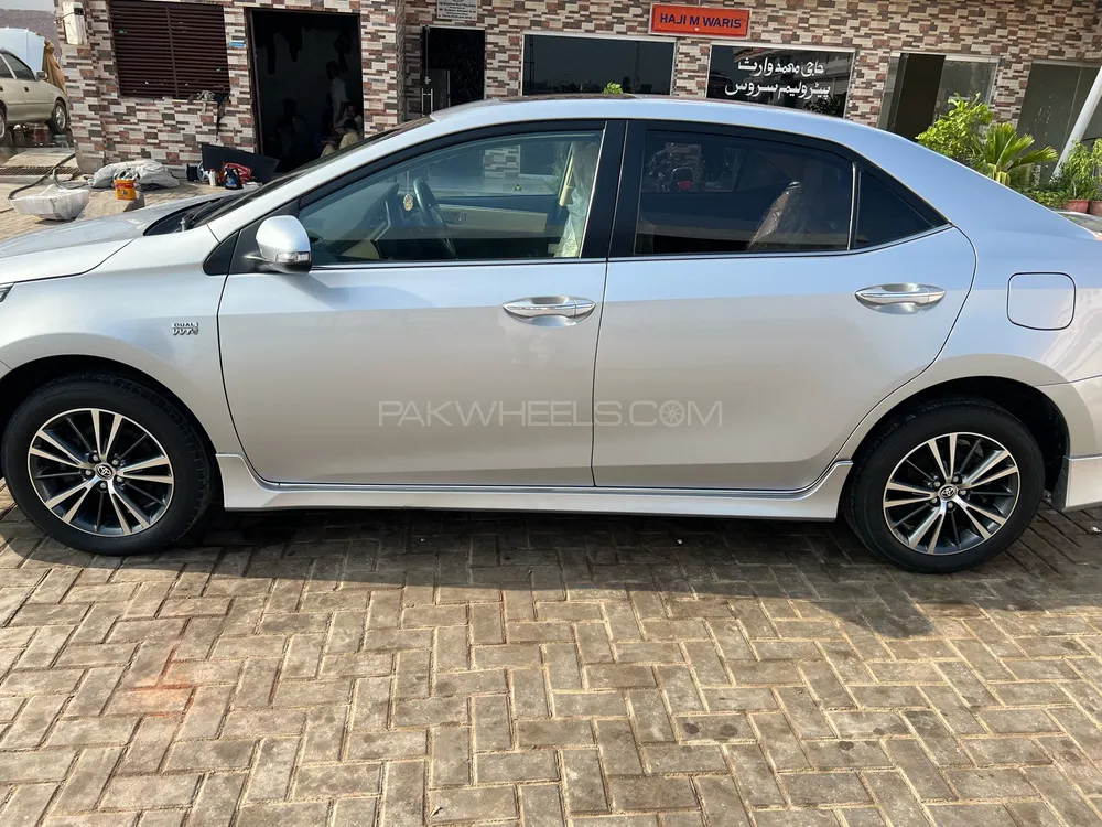 Toyota Corolla 2021 for Sale in Karachi Image-1