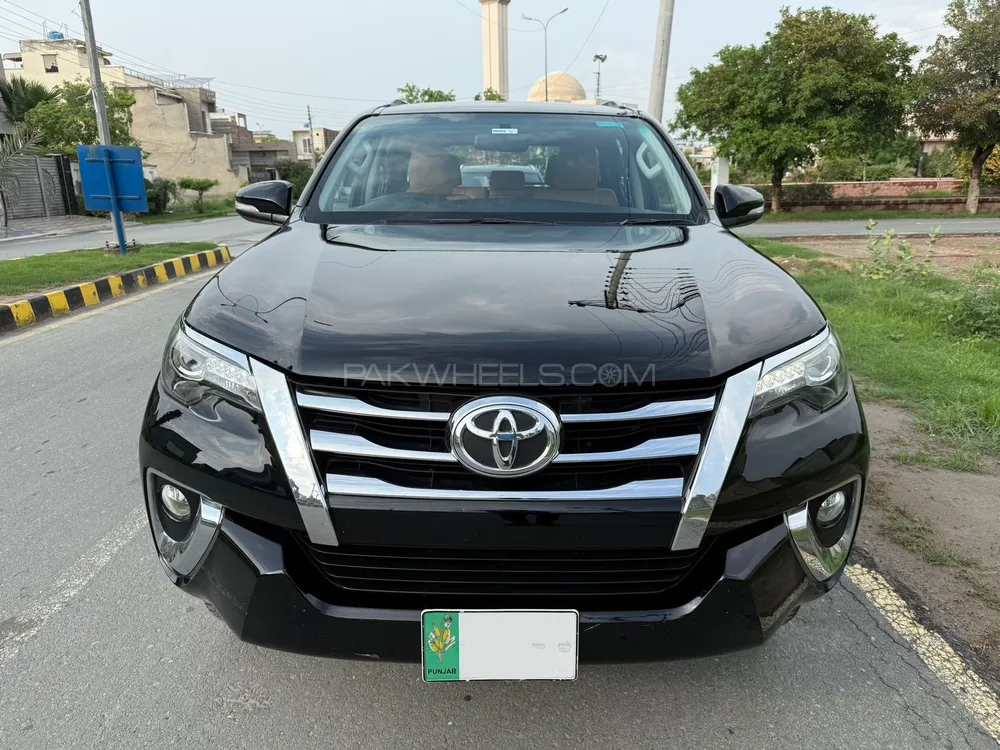 Toyota Fortuner 2017 for Sale in Faisalabad Image-1