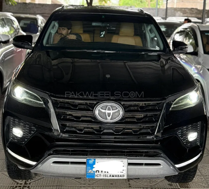 Toyota Fortuner 2021 for Sale in Islamabad Image-1
