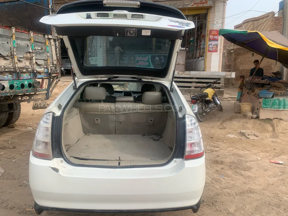 Toyota Prius 2012 for Sale in Jaranwala Image-1