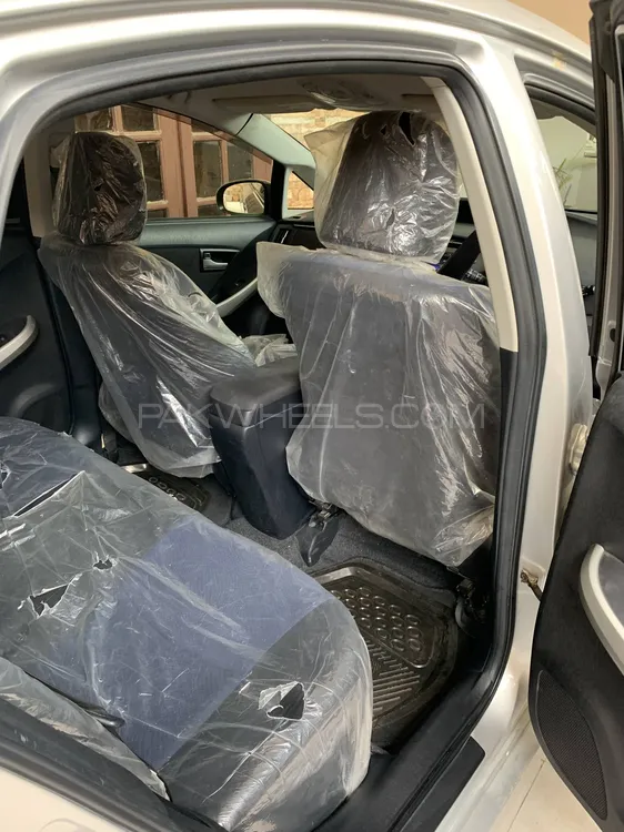 Toyota Prius 2013 for Sale in Karachi Image-1