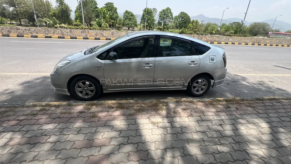 Toyota Prius 2007 for Sale in Islamabad Image-1